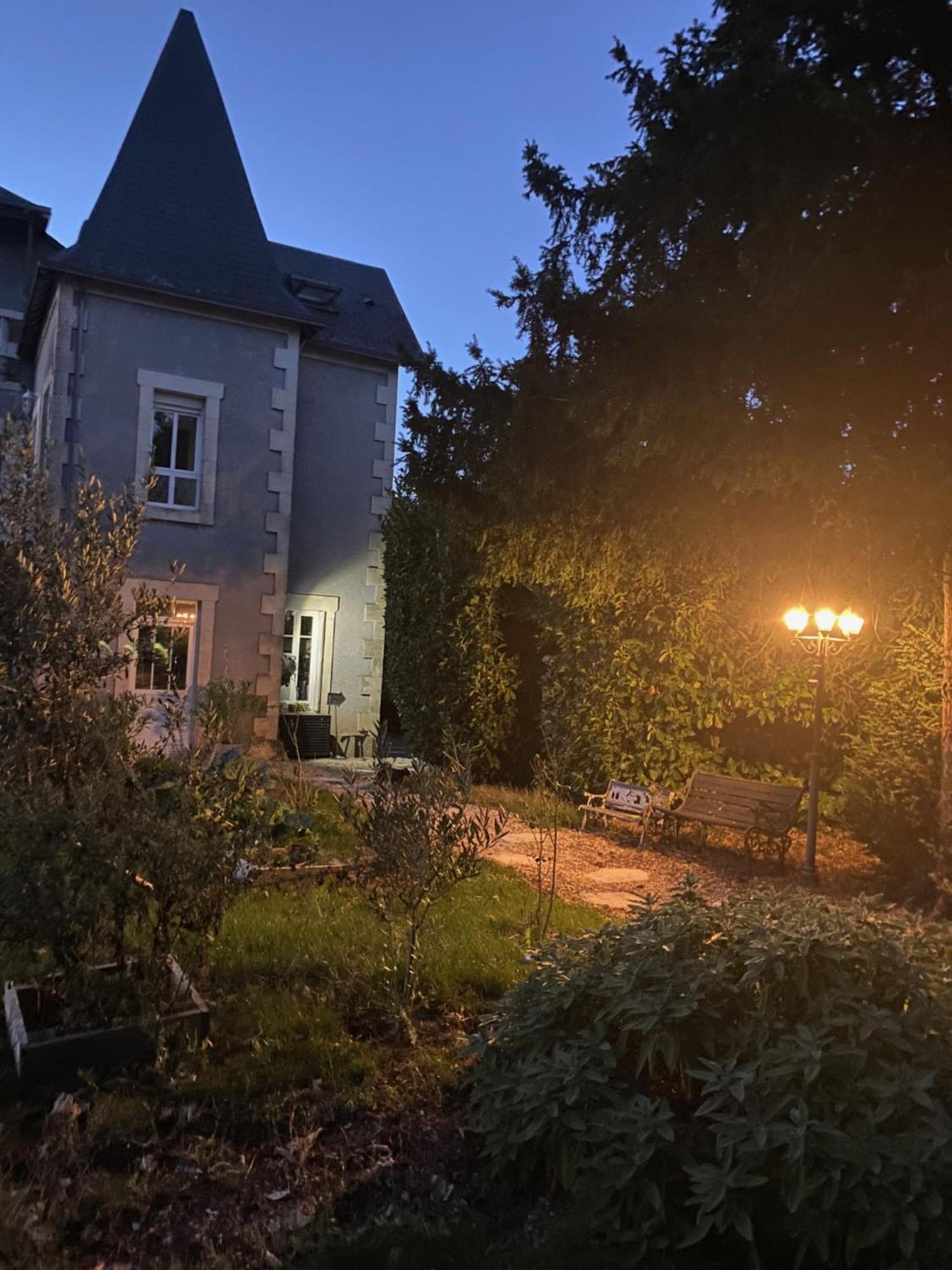 Bed and Breakfast Domaine De Treuillaud Villers-les-Ormes Экстерьер фото